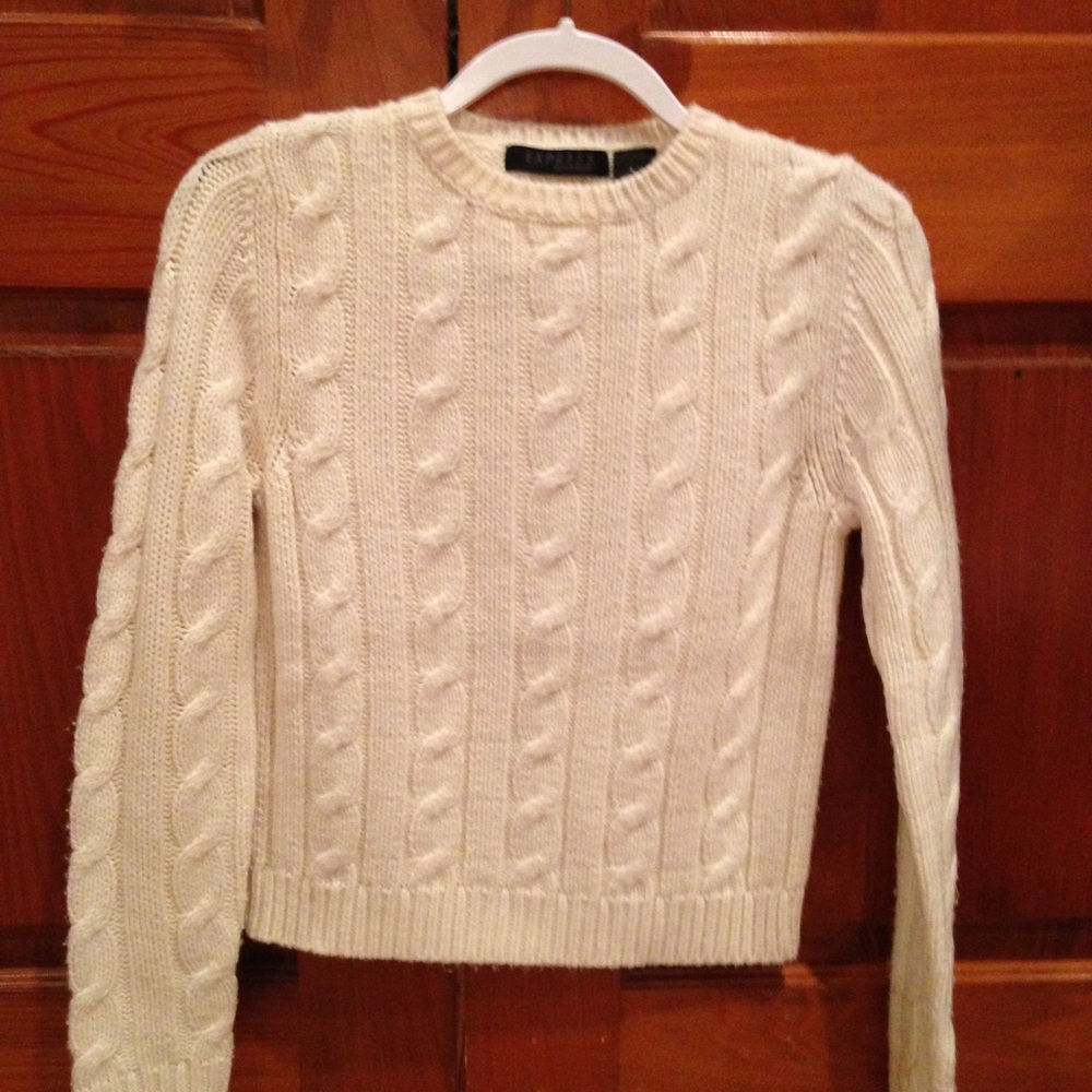 White cream crewneck sweater